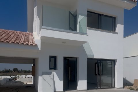 3 bedrooms Townhouse in Pervolia, Larnaka, No. 40208 8