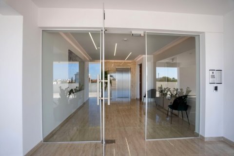 Квартира с 3 комнатами в Ларнака, № 38948 12