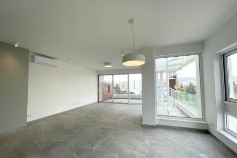 Квартира с 4 комнатами в Никосия,  № 38944 2