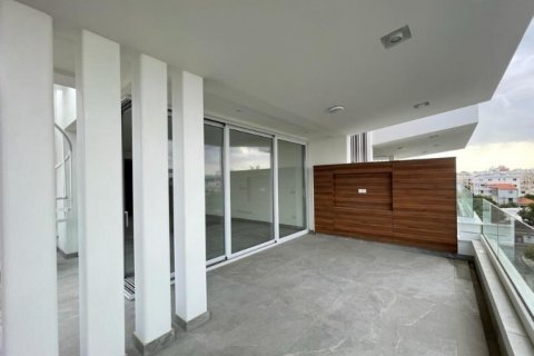 Квартира с 4 комнатами в Никосия,  № 38944 4