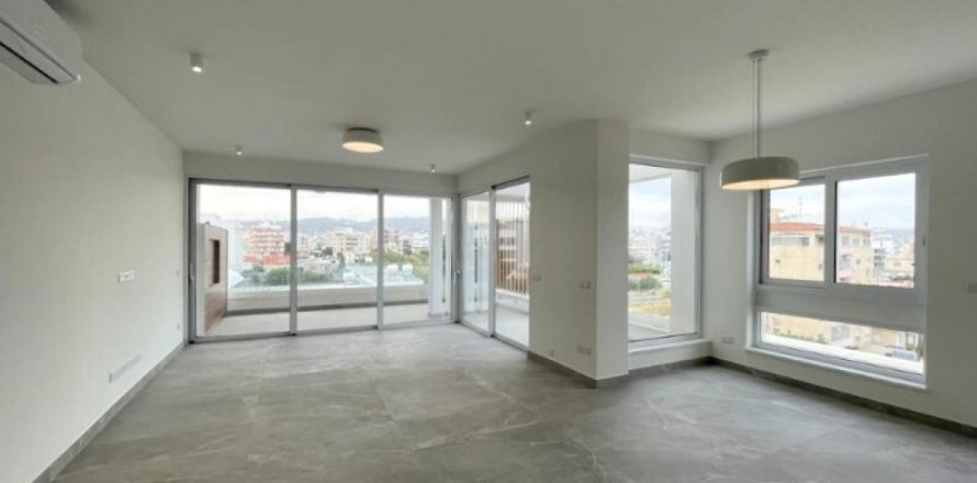 Квартира с 4 комнатами в Никосия,  № 38944