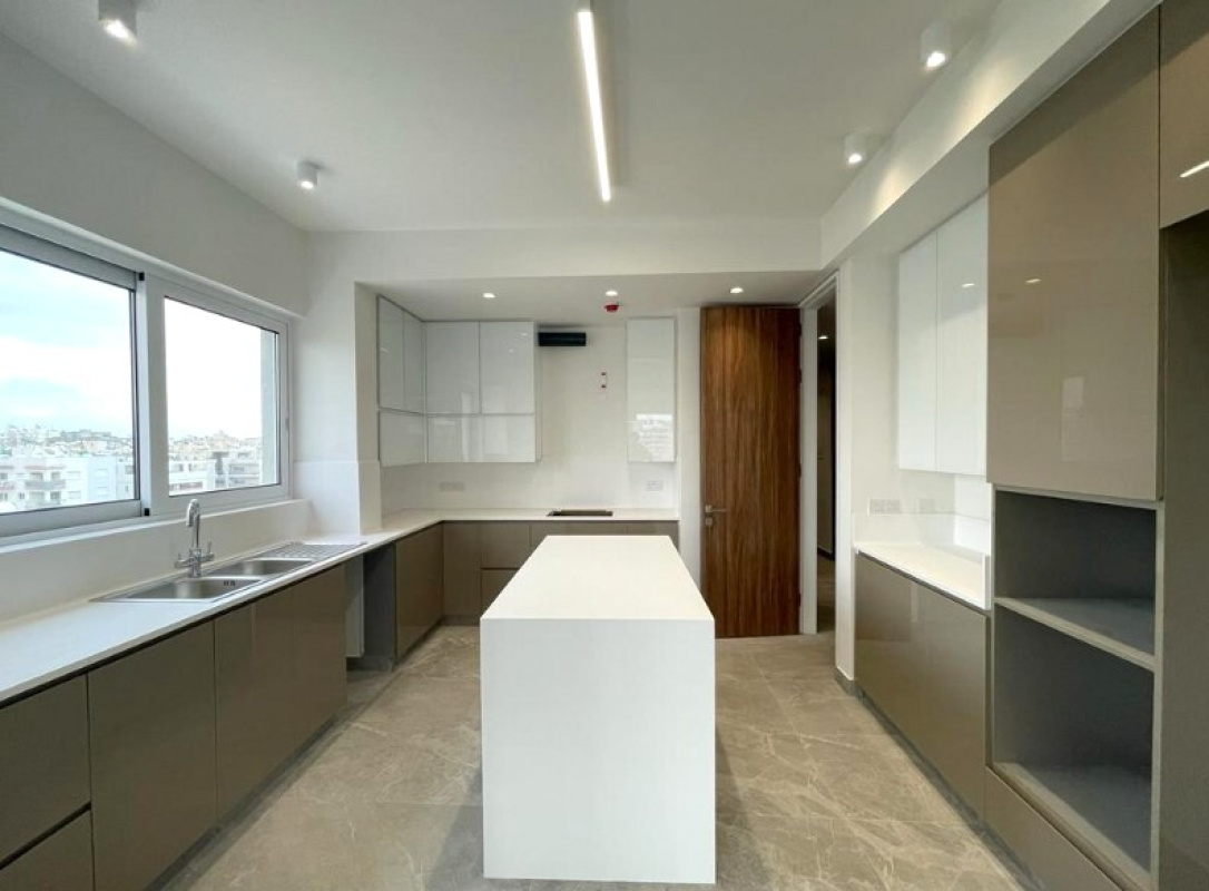 4 habitaciones Apartamento en Nicosia, Chipre No. 38944