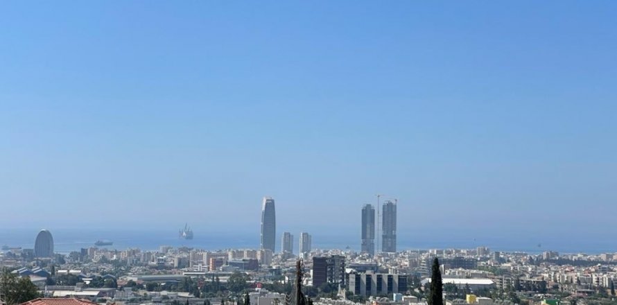 4 rooms Apartment in Limassol,  No. 38943