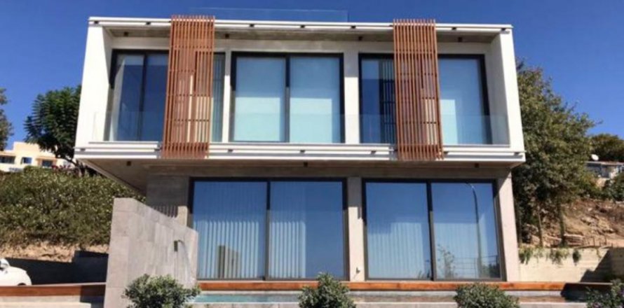 Вилла с 3 спальнями в Пафос,  № 38523