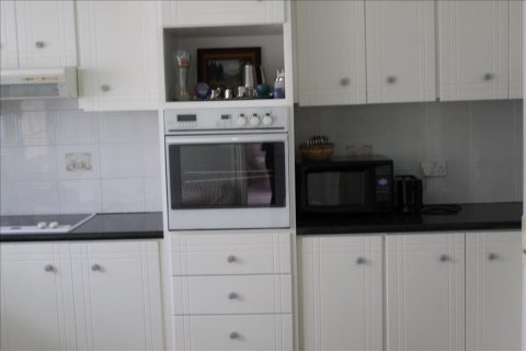 4 bedrooms Apartment in Limassol,  No. 38529 5