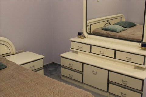 4 bedrooms Apartment in Limassol, No. 38529