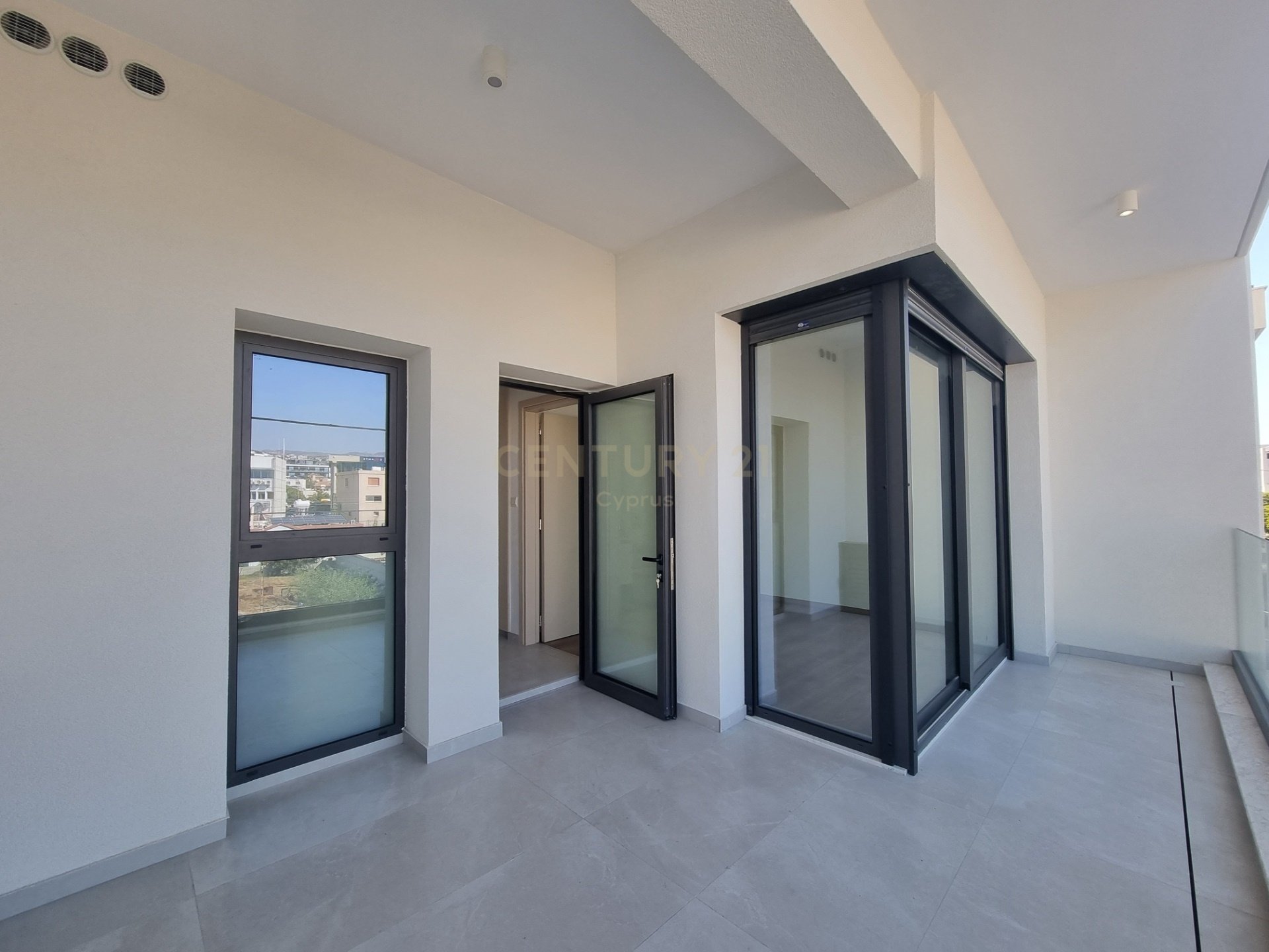 2 bedrooms Apartment in Germasogeia, Limassol, Cyprus No. 23385