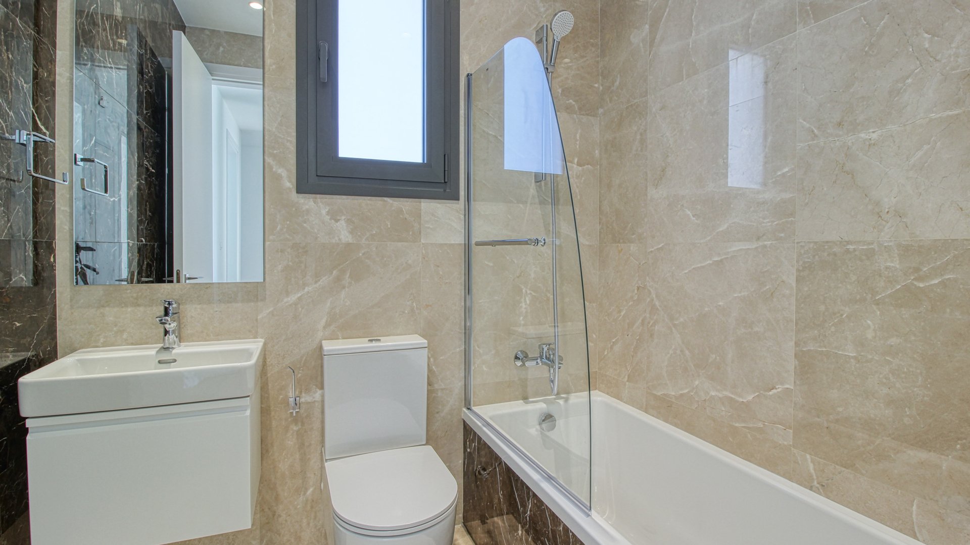 3 bedrooms Apartment in Papas, Limassol, Cyprus No. 30242