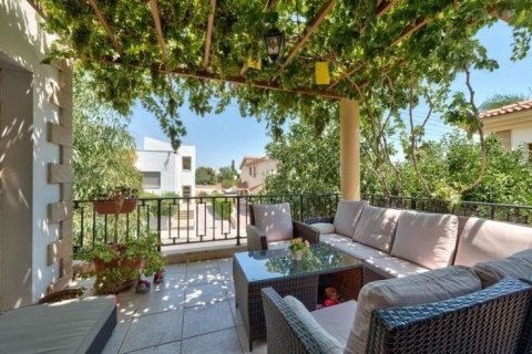 3 bedrooms Villa in Limassol,  No. 46100 4