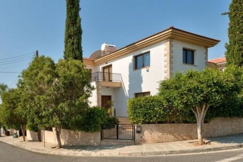 3 bedrooms Villa in Limassol, No. 46100