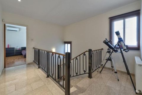 3 bedrooms Villa in Limassol,  No. 46100 6