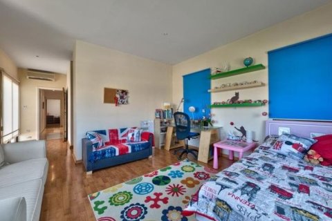 3 bedrooms Villa in Limassol,  No. 46100 17