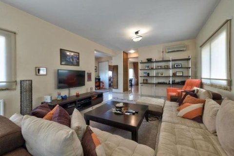 3 bedrooms Villa in Limassol,  No. 46100 8