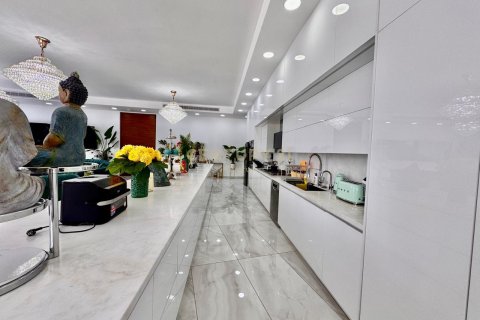 Вилла с 7 спальнями в Пареклисия, Лимасол,  № 53741 7