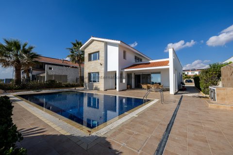4 bedrooms Villa in Larnaka,  No. 39175 20