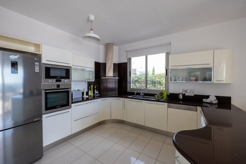 4 bedrooms Villa in Larnaka,  No. 39175 29