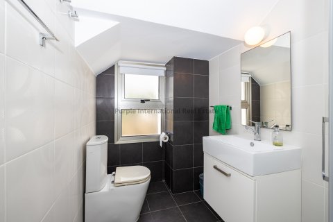 4 bedrooms Villa in Larnaka,  No. 39175 30