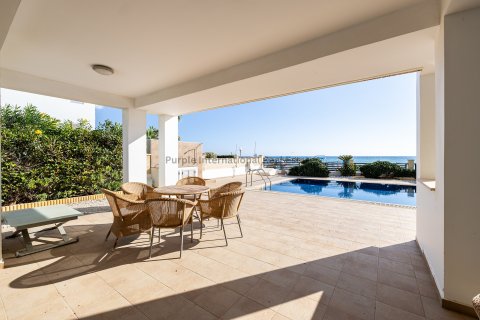 4 bedrooms Villa in Larnaka,  No. 39175 17