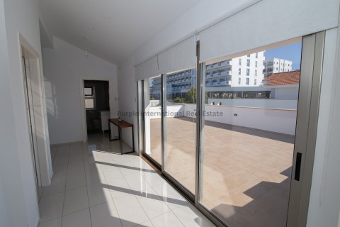 4 bedrooms Villa in Larnaka,  No. 39175 3