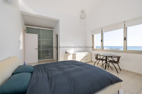 4 bedrooms Villa in Larnaka,  No. 39175 15