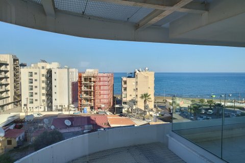 Квартира с 4 спальнями в Ларнака,  № 48972 2