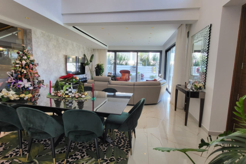 5 bedrooms Villa in Oroklini, Larnaka,  No. 48973 4