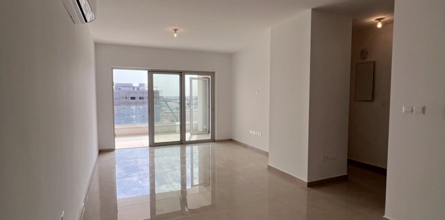 2 bedrooms Apartment in Larnaka,  No. 39995