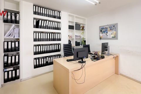 13 rooms Office in Larnaka,  No. 40327 19