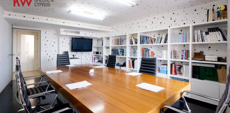 13 rooms Office in Larnaka,  No. 40327