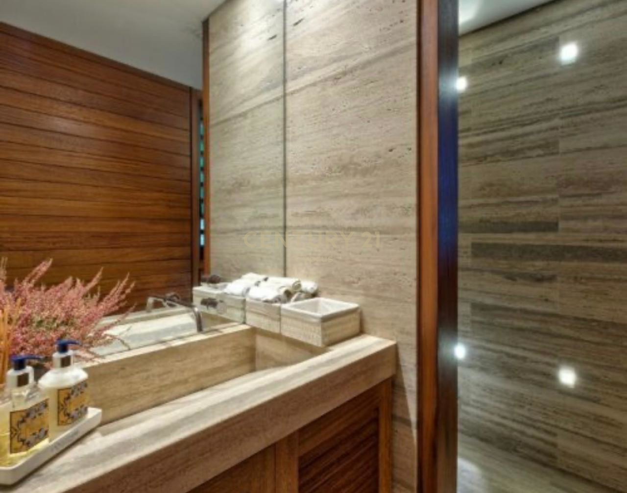 6 bedrooms Villa in Mesa Geitonia, Limassol, Cyprus No. 56127