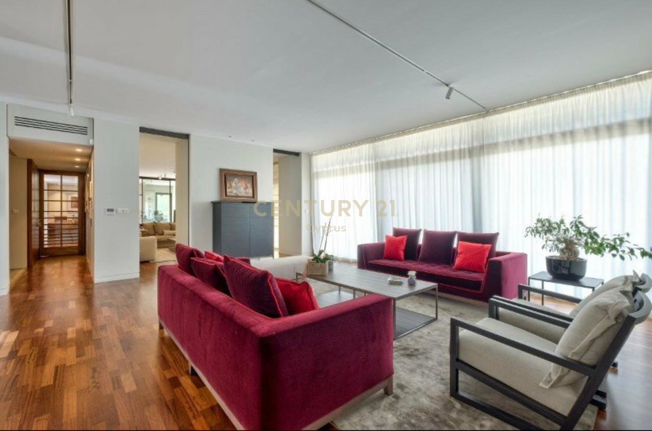 6 bedrooms Villa in Mesa Geitonia, Limassol, Cyprus No. 56127