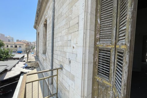 Коммерческая недвижимость 332м2 в Лимассол, Лимасол,  № 56123 4