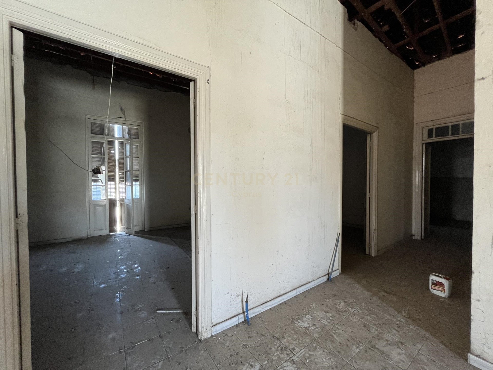 332m2 Propriété commerciale à Limassol, Chypre No. 56123