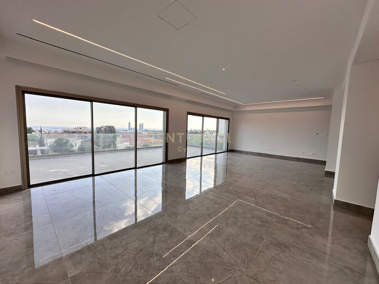 5 dormitorios Villa en Germasogeia, Limassol, Chipre No. 56128