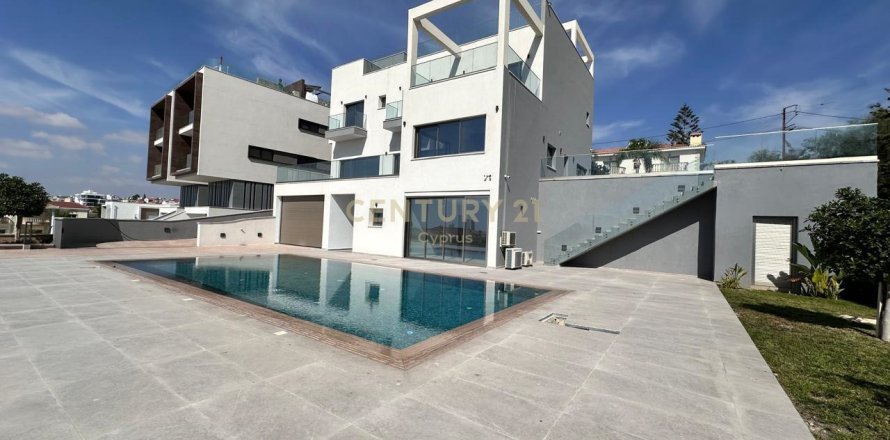 5 dormitorios Villa en Germasogeia, Limassol,  No. 56128