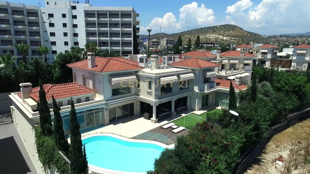 5 dormitorios Villa en Agios Tychonas, Limassol, Chipre No. 56126