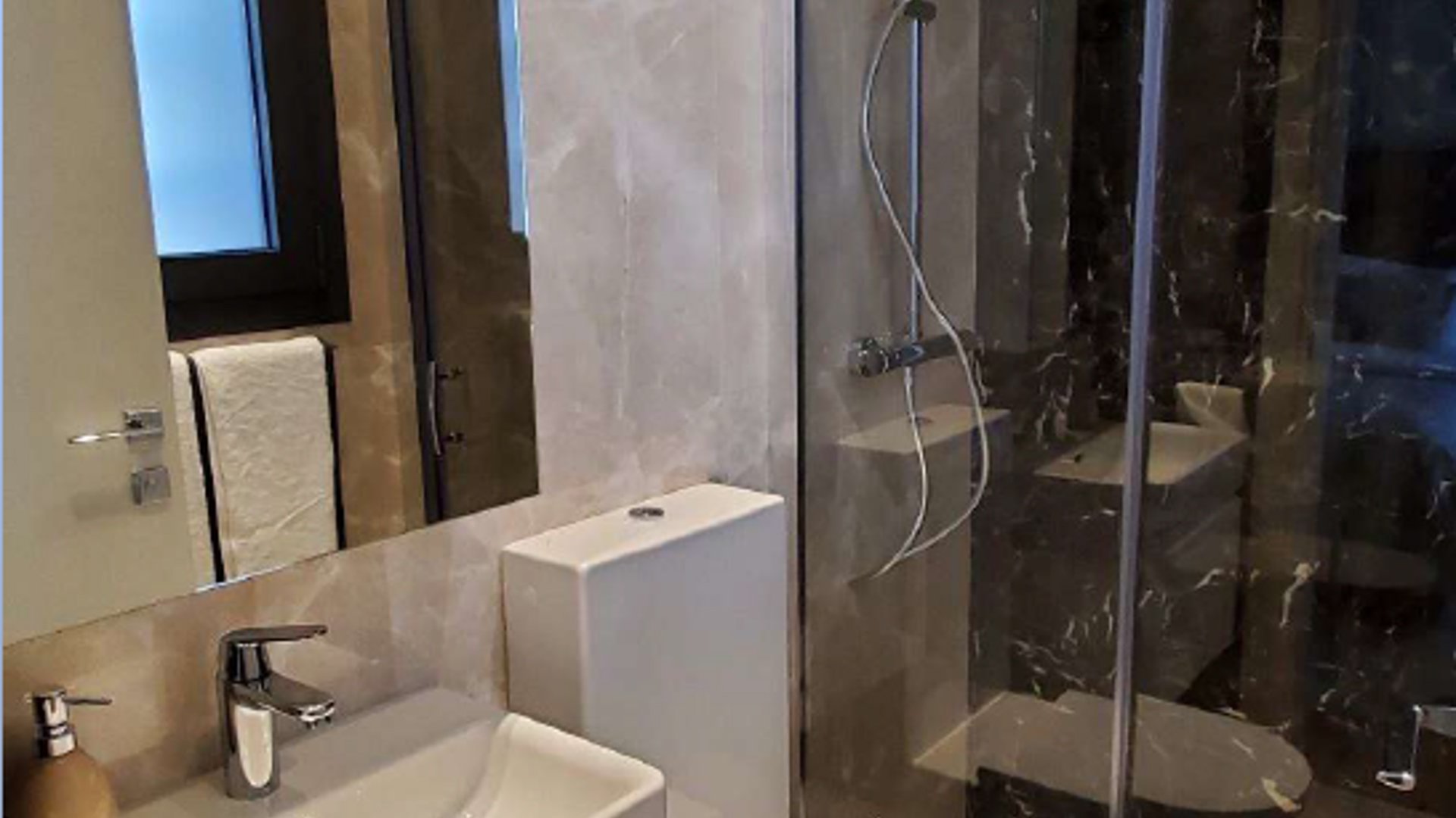 2 bedrooms Apartment in Agios Tychonas, Limassol, Cyprus No. 25619