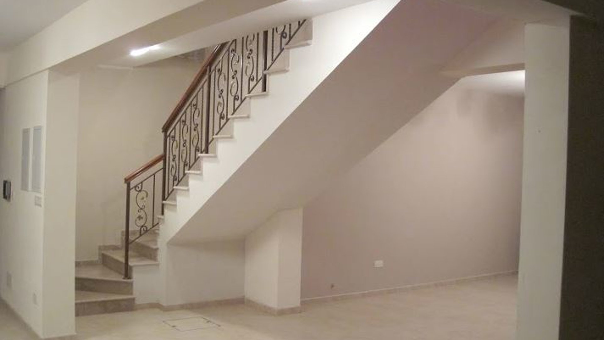 5 bedrooms Villa in Moniatis, Limassol, Cyprus No. 25613