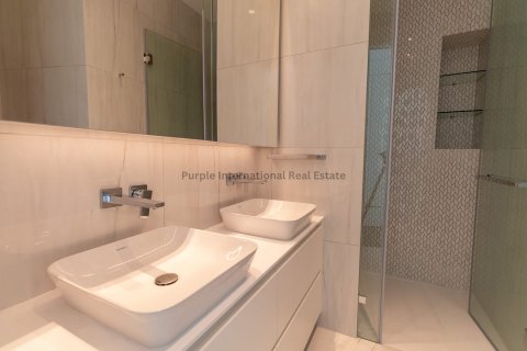 3 bedrooms Apartment in Limassol,  No. 37601 12