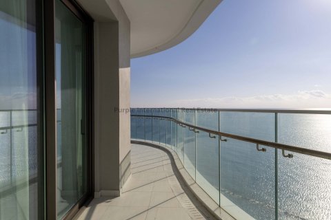 3 bedrooms Apartment in Limassol,  No. 37601 15