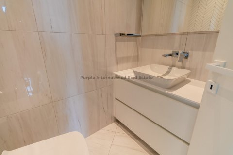 3 bedrooms Apartment in Limassol,  No. 37601 14