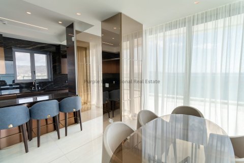 3 bedrooms Apartment in Limassol,  No. 37601 9