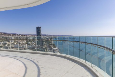 3 bedrooms Apartment in Limassol,  No. 37601 4