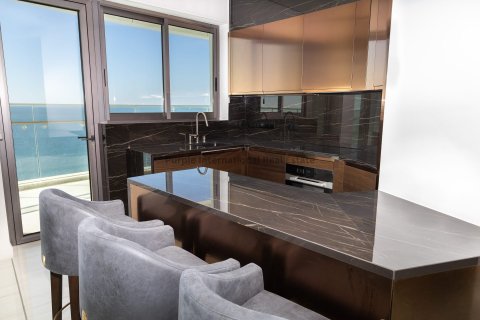 4 bedrooms Apartment in Limassol, Cyprus No. 37599 7