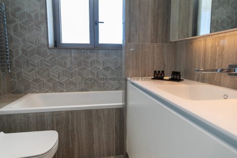 4 bedrooms Apartment in Limassol, Cyprus No. 37599 13