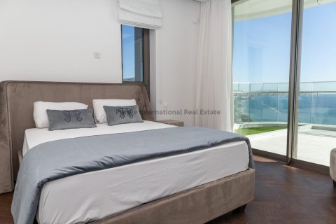 4 bedrooms Apartment in Limassol, Cyprus No. 37599 9