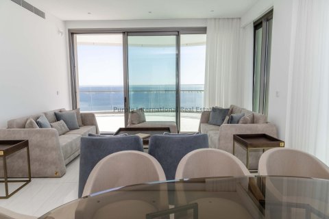 4 bedrooms Apartment in Limassol, Cyprus No. 37599 8