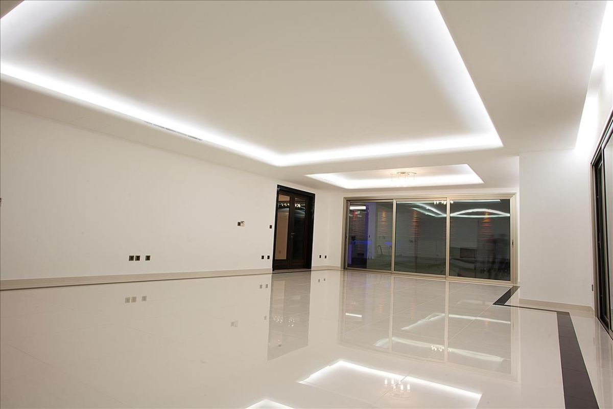 5 bedrooms Apartment in Limassol, Cyprus No. 38283