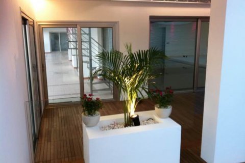 5 bedrooms Apartment in Limassol, No. 38283 8