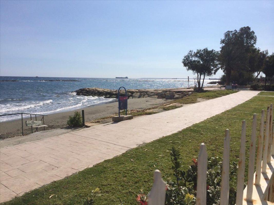 4 bedrooms Apartment in Limassol, Cyprus No. 38282
